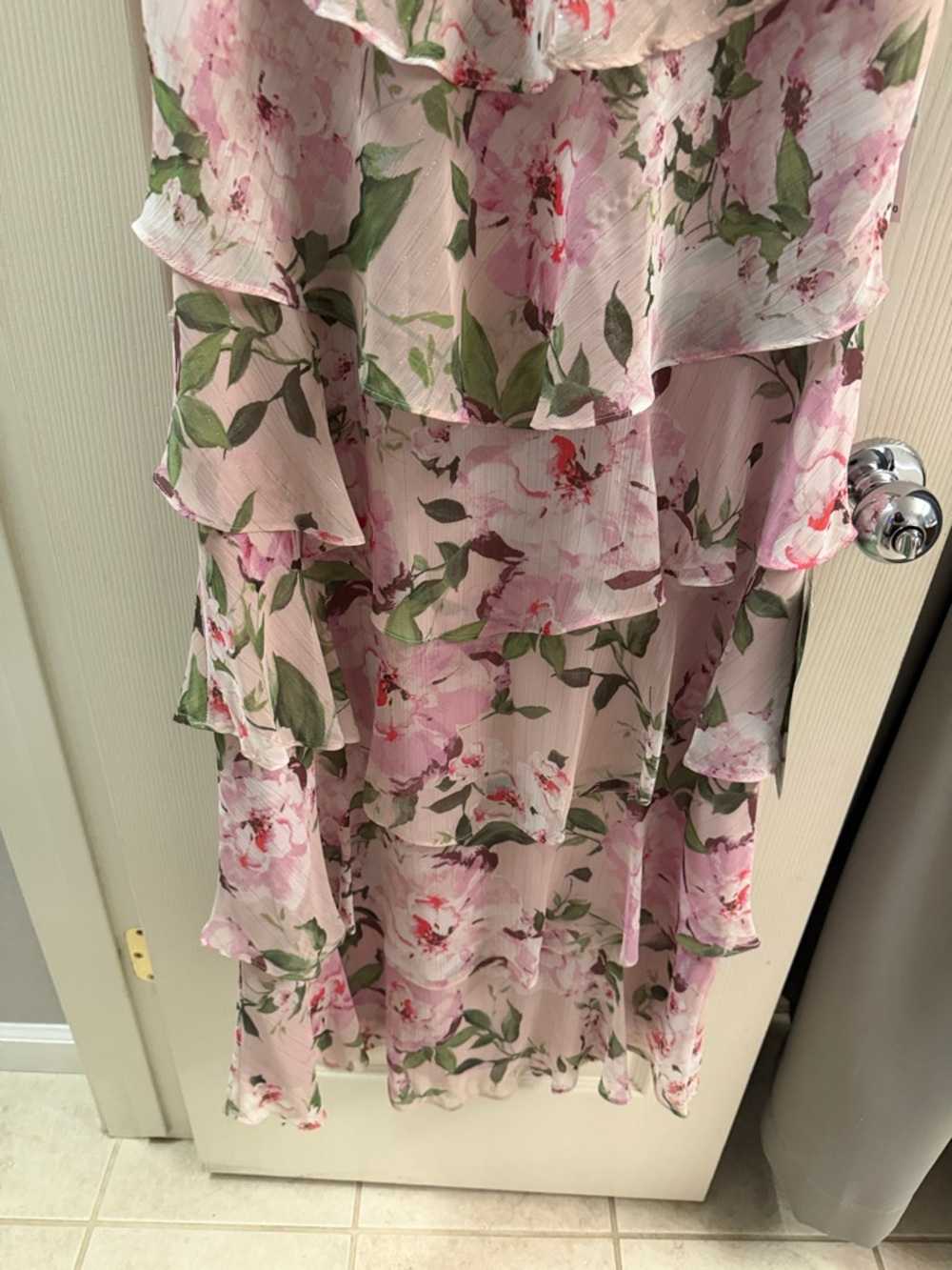 SLNY Pink Floral Tiered Midi Dress with Green Foliage - Picture 12 of 12